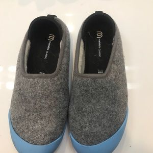 Mahabis indoor/outdoor slippers, size 7